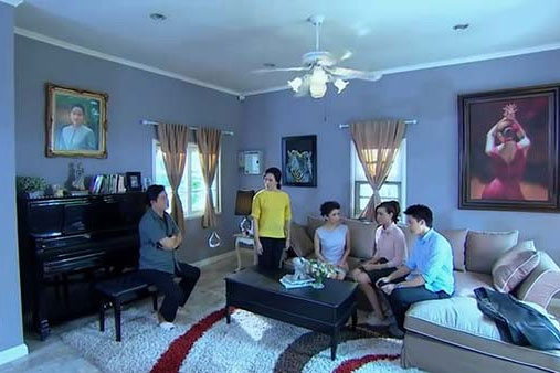 C&#x1EA3; h&#x1ECD; x&#xFA;m v&#xE0;o m&#x1EAF;ng nhi&#x1EBF;c ch&#x1EC9; v&#xEC; t&#xF4;i m&#x1EB7;c v&#xE1;y trong &#x111;&#xE1;m gi&#x1ED7;, m&#x1EB9; ch&#x1ED3;ng th&#x1EA5;y v&#x1EAD;y b&#xE8;n l&#xEA;n ti&#x1EBF;ng&#x2026;