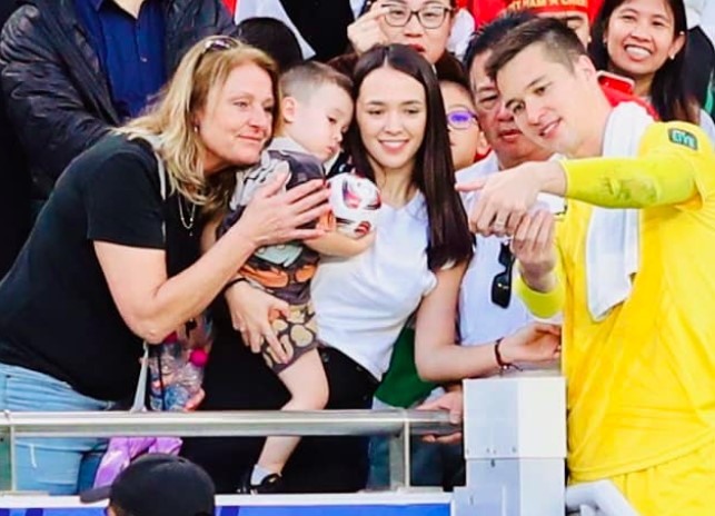 Thủ môn Nguyễn Filip và vợ Aneta Nguyễn: Cùng chung dòng máu Việt, chuyện tình định mệnh đẹp như phim