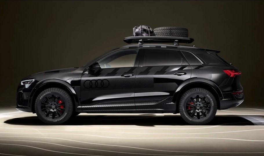 Cận cảnh Audi Q8 e-tron phiên bản địa hình, giới hạn 1.000 chiếc, giá từ 131.500 USD