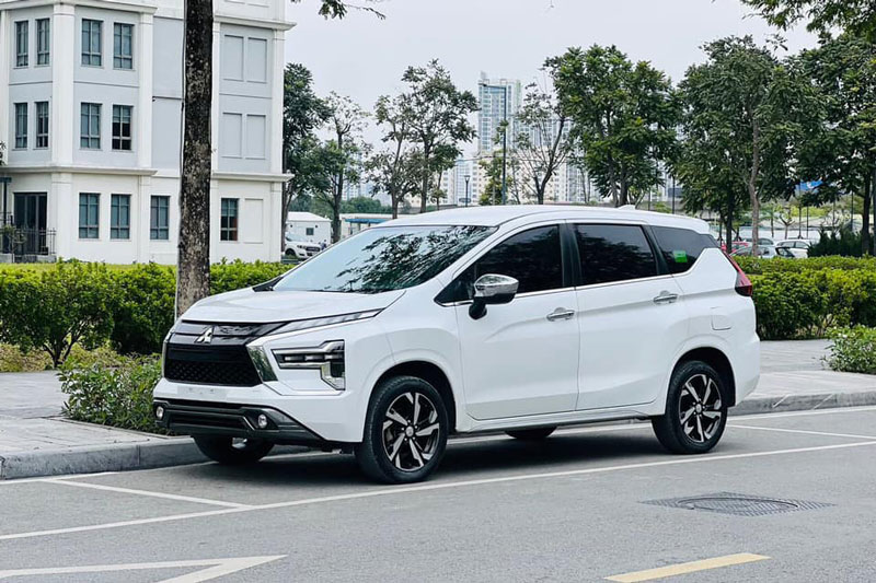 Mitsubishi Xpander l&#x103;n b&#xE1;nh 20.000 km, rao b&#xE1;n gi&#xE1; &#x27;tr&#xEA;n tr&#x1EDD;i&#x27;