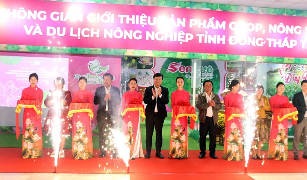 Không gian giới thiệu sản phẩm OCOP tỉnh Đồng Tháp tại Hà Nội: Khơi dậy tiềm năng sản vật