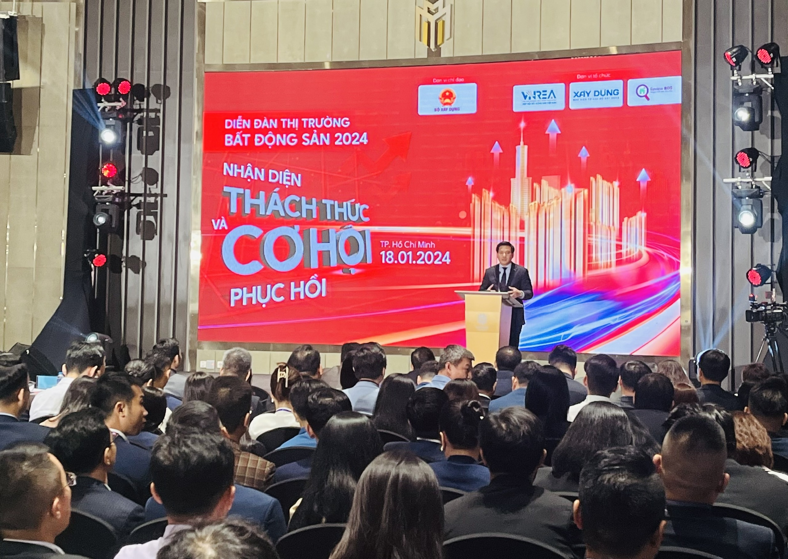 Tìm giải pháp phát triển thị trường bất động sản năm 2024