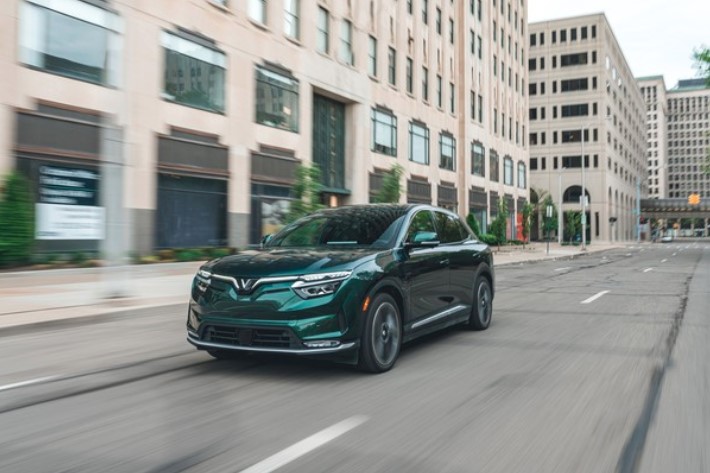 VinFast VF 8 đứng top 1 trong thử nghiệm hiệu quả phạm vi hoạt động, vượt xa nhiều xe điện nổi tiếng của Mercedes, BMW