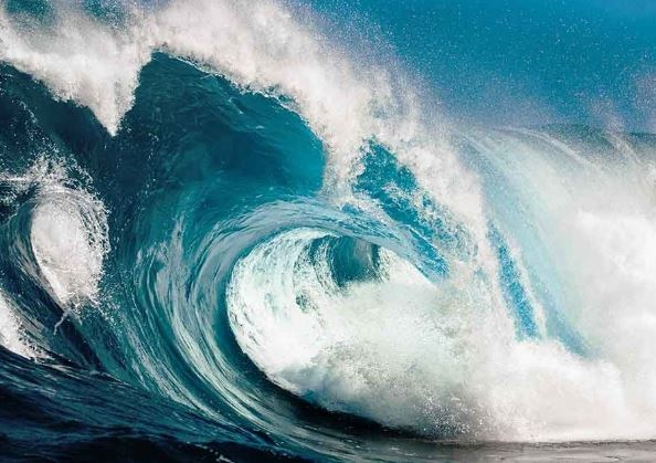 Vì sao biển lại có sóng?