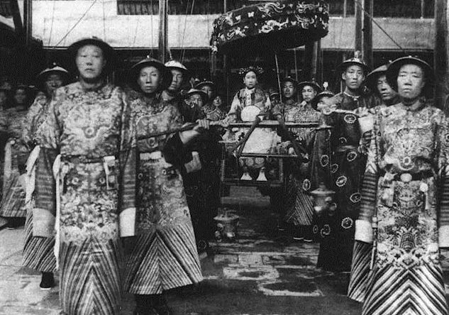 Những quy tắc mà thái giám và cung nữ tuân thủ khi trực cung Từ Hi: Số 1 chậm trễ là phạt nặng