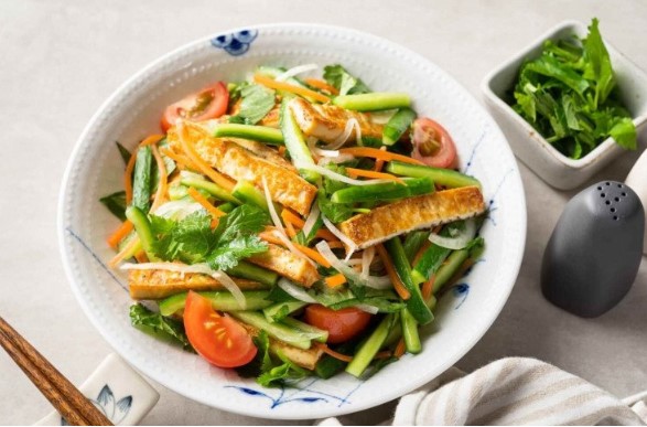 Muốn giảm cân lại có da dẻ mướt mát, chị em nhớ thường xuyên ăn món gỏi này