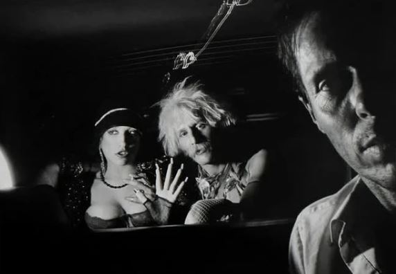 Tài xế taxi dành 20 năm chụp hành khách ngồi băng ghế sau xe, bộ ảnh thu được khiến bất kỳ ai cũng trầm trồ