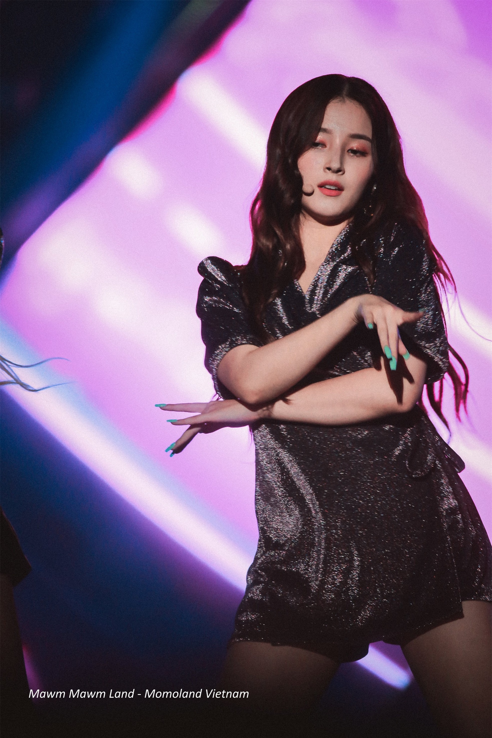 Cô gái đẹp nhất thế giới 2023 trong những lần đến Việt Nam ảnh 10