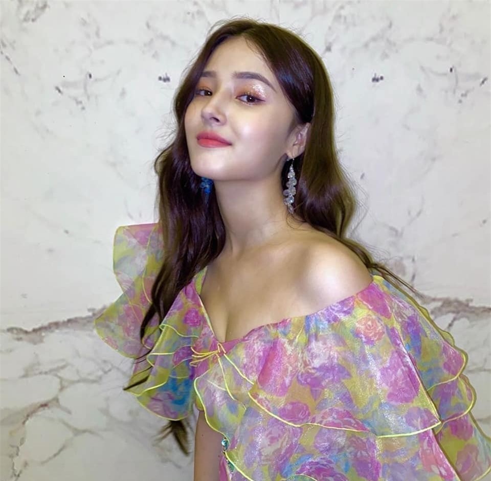 Cô gái đẹp nhất thế giới 2023 trong những lần đến Việt Nam ảnh 12