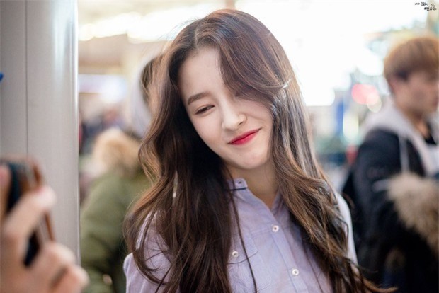 Cô gái đẹp nhất thế giới 2023 trong những lần đến Việt Nam ảnh 16