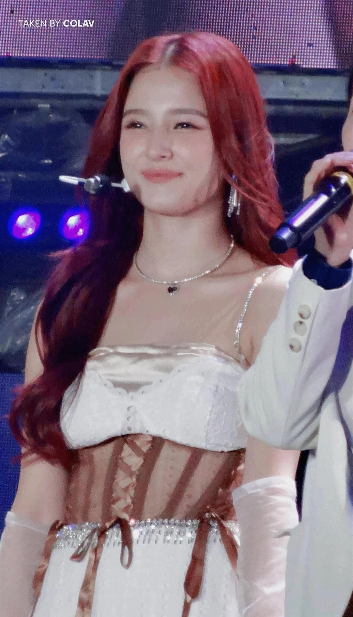 Cô gái đẹp nhất thế giới 2023 trong những lần đến Việt Nam ảnh 8