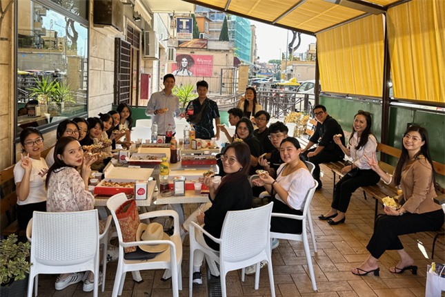 Nữ sinh đa năng trúng tuyển 10 trường đại học tại ba châu lục ảnh 5