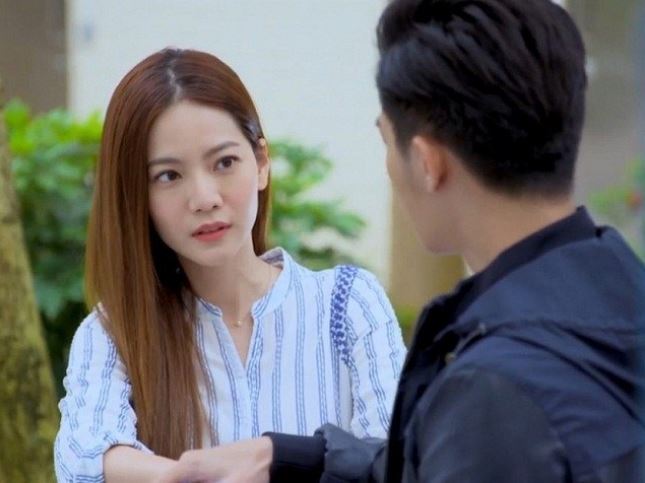 Nhận ship hàng tới người đàn ông lạ, tôi không ngờ đó là tình cũ, anh còn dúi vào tay một thứ rất ý nghĩa