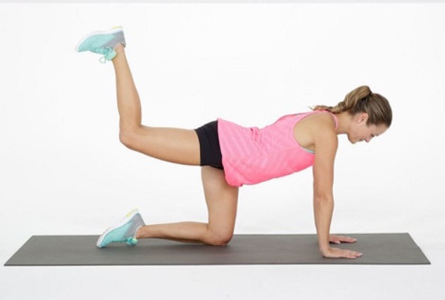 Muốn vòng 3 nảy nở săn chắc, chị em hãy dành thời gian thực hiện 10 động tác thể dục 'diệu kỳ' dưới đây