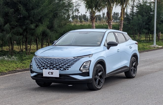 Cận cảnh Omoda C5 đầu tiên tại Việt Nam, sẵn sàng cạnh tranh Seltos, Yaris Cross