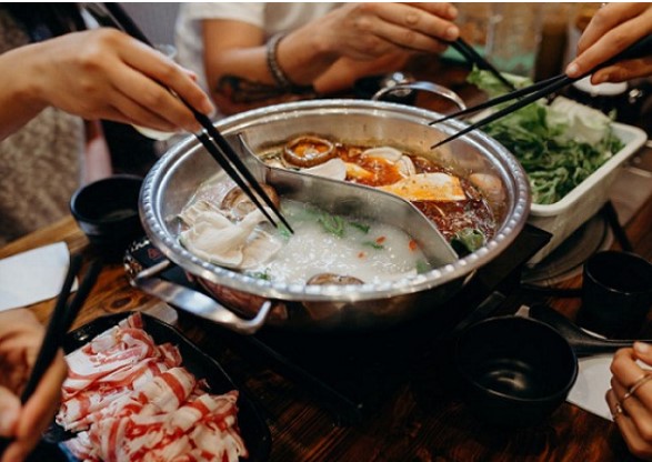 Người Việt có thói quen ăn lẩu 'độc khủng khiếp', dễ gây hỏng dạ dày, sớm muộn gì cũng ung thư