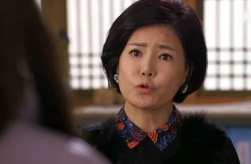 Mẹ chồng bắt trả tiền ăn ở trong 10 năm mới cho tôi ly hôn