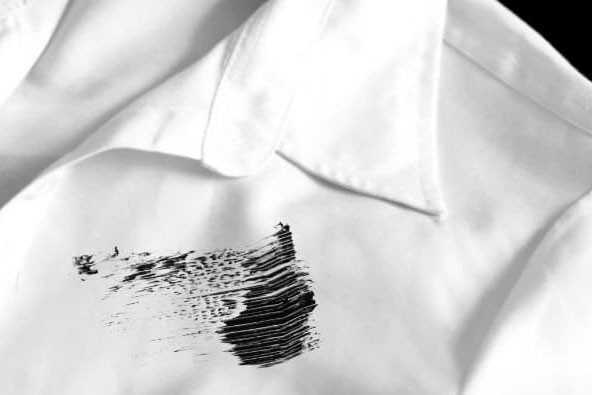 Cách loại bỏ vết mực trên đồng phục học sinh với những thứ có sẵn trong nhà bếp