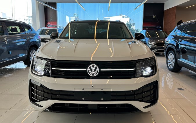 Cận cảnh Volkswagen Teramont X tại đại lý: Giao xe trước Tết, giá bán dự kiến 2,168 tỷ đồng