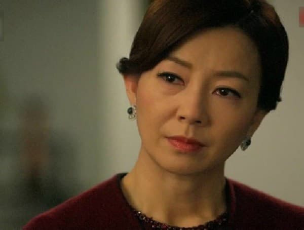 Nghi ngờ đứa trẻ đặt trước cổng là con rơi của con trai, tôi định mang đứa bé đi xét nghiệm ADN thì chuyện bất ngờ xảy ra