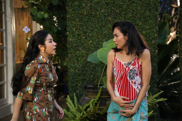 Nhân tình của chồng đến tận nhà đòi danh phận, vợ vỗ tay cười tươi nói đúng một câu đã khiến ả run cầm cập ra về