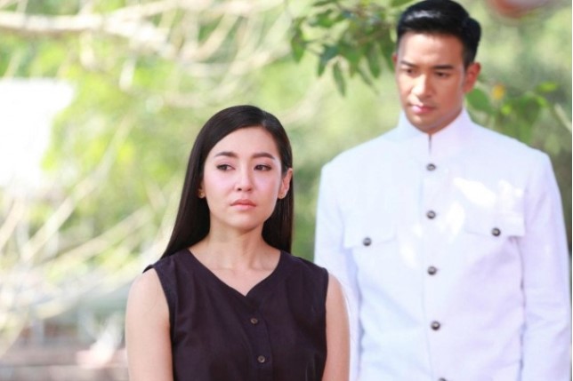 Tình cờ nhìn thấy người yêu cũ của chồng về thăm quê mà tôi không dám tin vào mắt mình