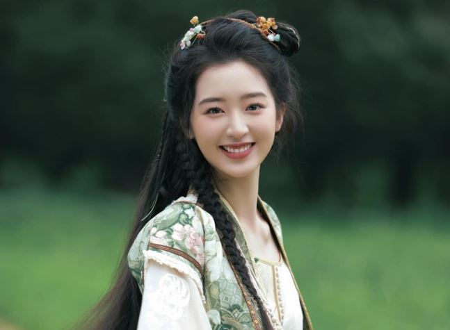 &#x27;Con g&#xE1;i&#x27; L&#xE2;m T&#xE2;m Nh&#x1B0; l&#xE0; m&#x1EF9; nh&#xE2;n c&#x1ED5; trang th&#x1EBF; h&#x1EC7; m&#x1EDB;i, 12 tu&#x1ED5;i &#x111;&#xE3; g&#xE2;y s&#x1ED1;t v&#xEC; ph&#x1ED5;ng phao nh&#x1B0; g&#xE1;i 18