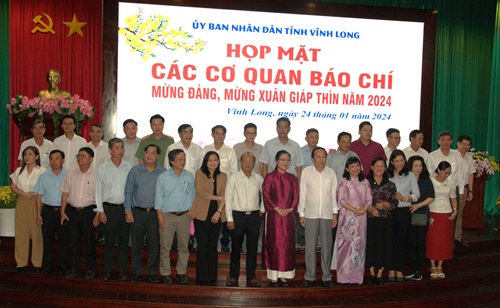 Báo chí đóng góp lớn vào sự phát triển của tỉnh Vĩnh Long
