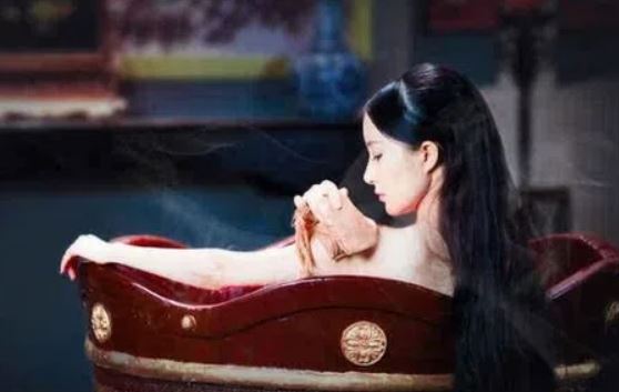 Bí mật khiến bồn tắm gỗ, xô gỗ ngày xưa không bị rò rỉ nước