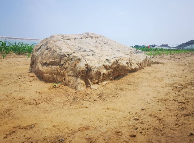 Vì sao 'ngọn núi nhỏ nhất Trung Quốc' cao chỉ 0,6m nhưng không ai dám leo trèo?