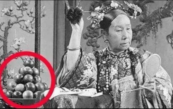 Từ Hi có một đội quân 'chế sữa người' bí mật để phục vụ nhu cầu cải lão hoàn đồng