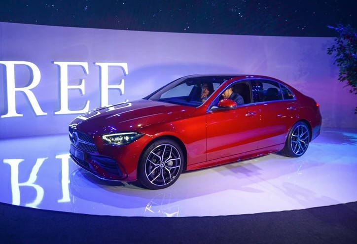 Xe sang đua nhau khuyến mại trước Tết Nguyên đán