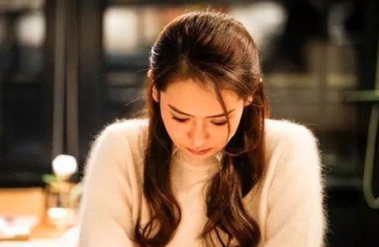 Thuê người dọn nhà trước Tết, tôi rối bời khi phát hiện bí mật của chồng