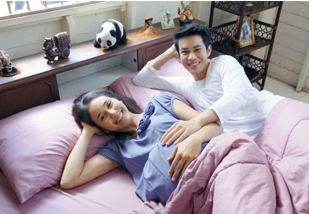 Ôm bụng bầu về bàn đám cưới mà bạn trai không ra đón, tôi run chân thấy cảnh tượng trước cửa nhà