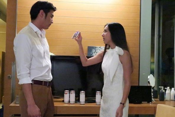 Vợ ngang nhiên đăng ảnh 'yêu đương' với trai lạ lên MXH, chồng sôi sục ghen tuông cho đến khi biết danh tính người đàn ông ấy thì rối rít xin lỗi vợ