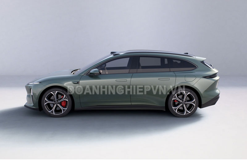 SUV kích thước ngang Toyota Fortuner, công suất 490 mã lực, giá gần 1 tỷ đồng