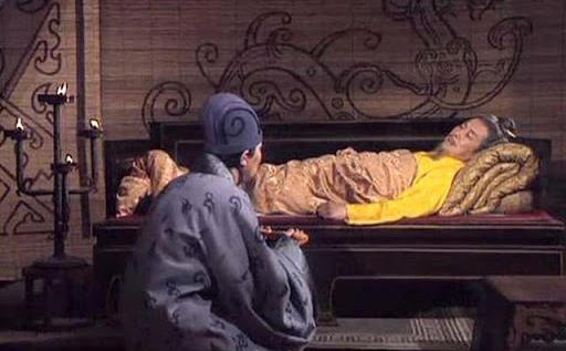 Cận kề cái chết, Lưu Bị vẫn cố gắng ám thị cho Triệu Vân, Gia Cát Lượng nghe mà toát mồ hôi hột, không nói 1 lời