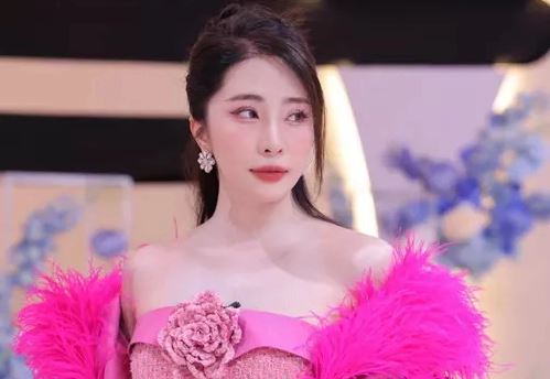 'Chị đẹp' Quỳnh Nga, 36 tuổi vẫn khiến GenZ phải ganh tị: Bí quyết là ngoài tập luyện còn thường xuyên bổ sung 1 thứ