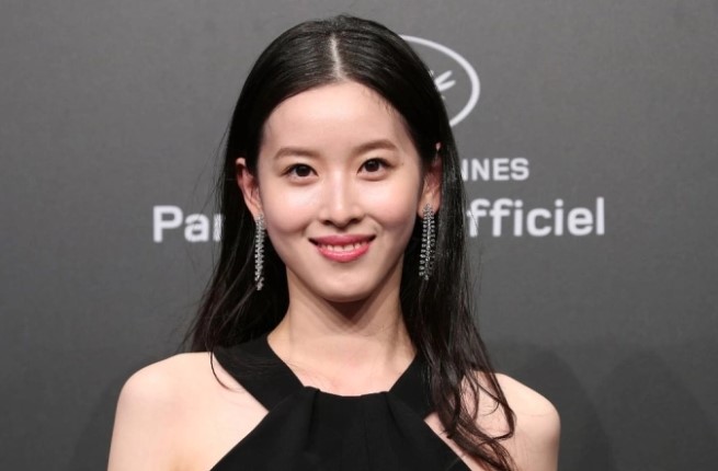 "Hot girl trà sữa" năm nào giờ đã là nữ tỷ phú trẻ nhất Trung Quốc: Cởi bỏ nét thuần khiết để khoác lên mình sự chín chắn thành đạt