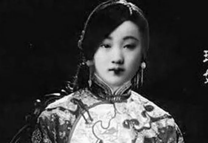 Liên quân tám nước kéo quân vào Bắc Kinh, tình thế vô cùng gấp gáp, tại sao Từ Hi vẫn cố giết Trân phi xong rồi mới bỏ chạy?