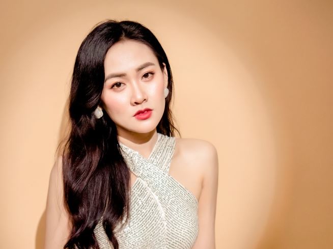 Không phải Nam Em, đây mới là 'nàng thơ' đẹp nhất của Bạch Công Khanh