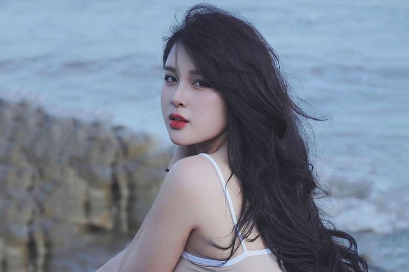 Nữ giáo viên vật lý đẹp như hot girl, ‘gây bão’ trên mạng xã hội