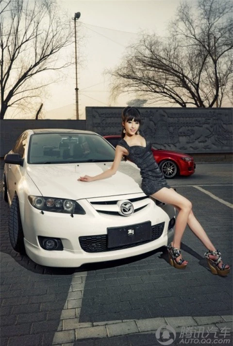 Thiếu nữ xinh đẹp bên xế hộp Mazda ảnh 8