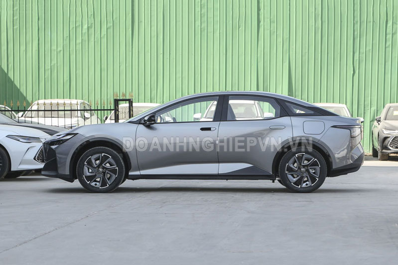 Toyota giới thiệu xe sedan cực ‘chất’, công suất 245 mã lực, giá 555 triệu đồng