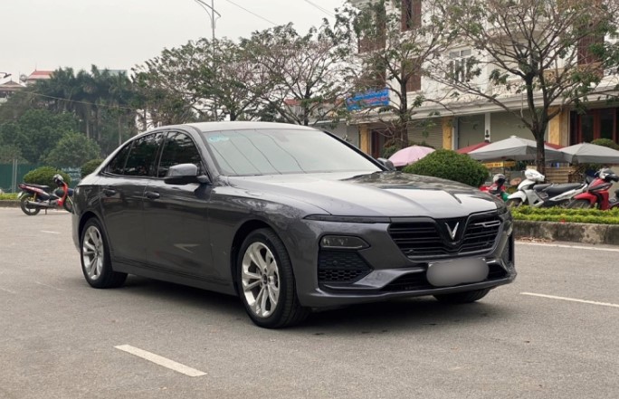 Ngỡ ngàng giá chào bán của VinFast Lux A2.0 cũ sau 4 năm lăn bánh