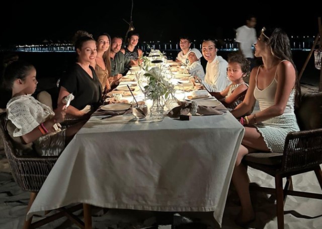Georgina đón sinh nhật tuổi 30 tại siêu biệt thự có giá thuê 900 triệu/đêm, fan đặt dấu hỏi về sự xuất hiện của Ronaldo