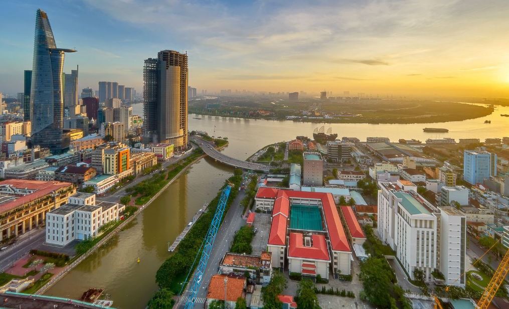 Vi&#x1EC7;t Nam c&#xF3; th&#x1EC3; tr&#x1EDF; th&#xE0;nh n&#x1EC1;n kinh t&#x1EBF; t&#x103;ng tr&#x1B0;&#x1EDF;ng nhanh nh&#x1EA5;t &#x110;&#xF4;ng Nam &#xC1;