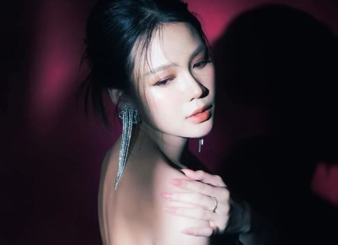 Sam khoe nhan sắc đỉnh cao dù đã cận kể ngày sinh nở