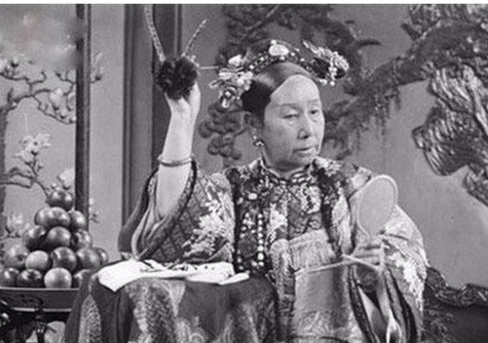 Bí ẩn quái đản về ‘đội quân tạo sữa người’ phục vụ Từ Hi Thái hậu, ớn lạnh trước kết cục thê thảm