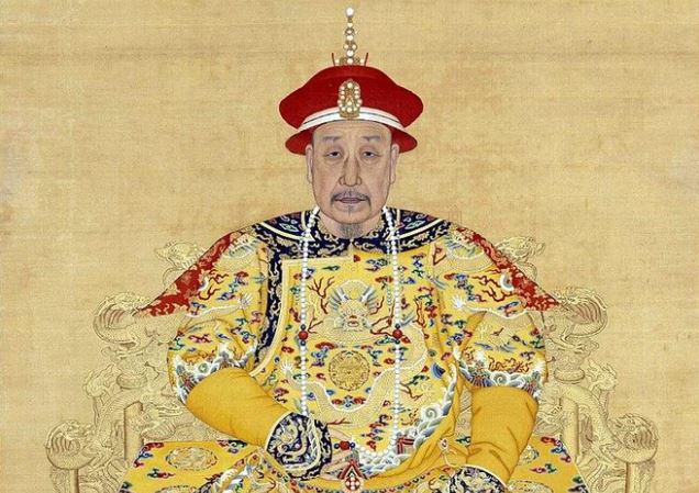 Ti&#x1EC3;u s&#x1EED; vua C&#xE0;n Long: 4 b&#xED; quy&#x1EBF;t tr&#x1B0;&#x1EDD;ng sinh &#x27;k&#x1EF3; l&#x1EA1;&#x27;